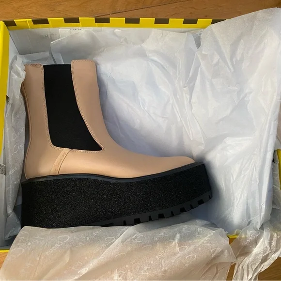 Circus by Sam Edelman cream tan platform Chelsea boots - Picture 5 of 13